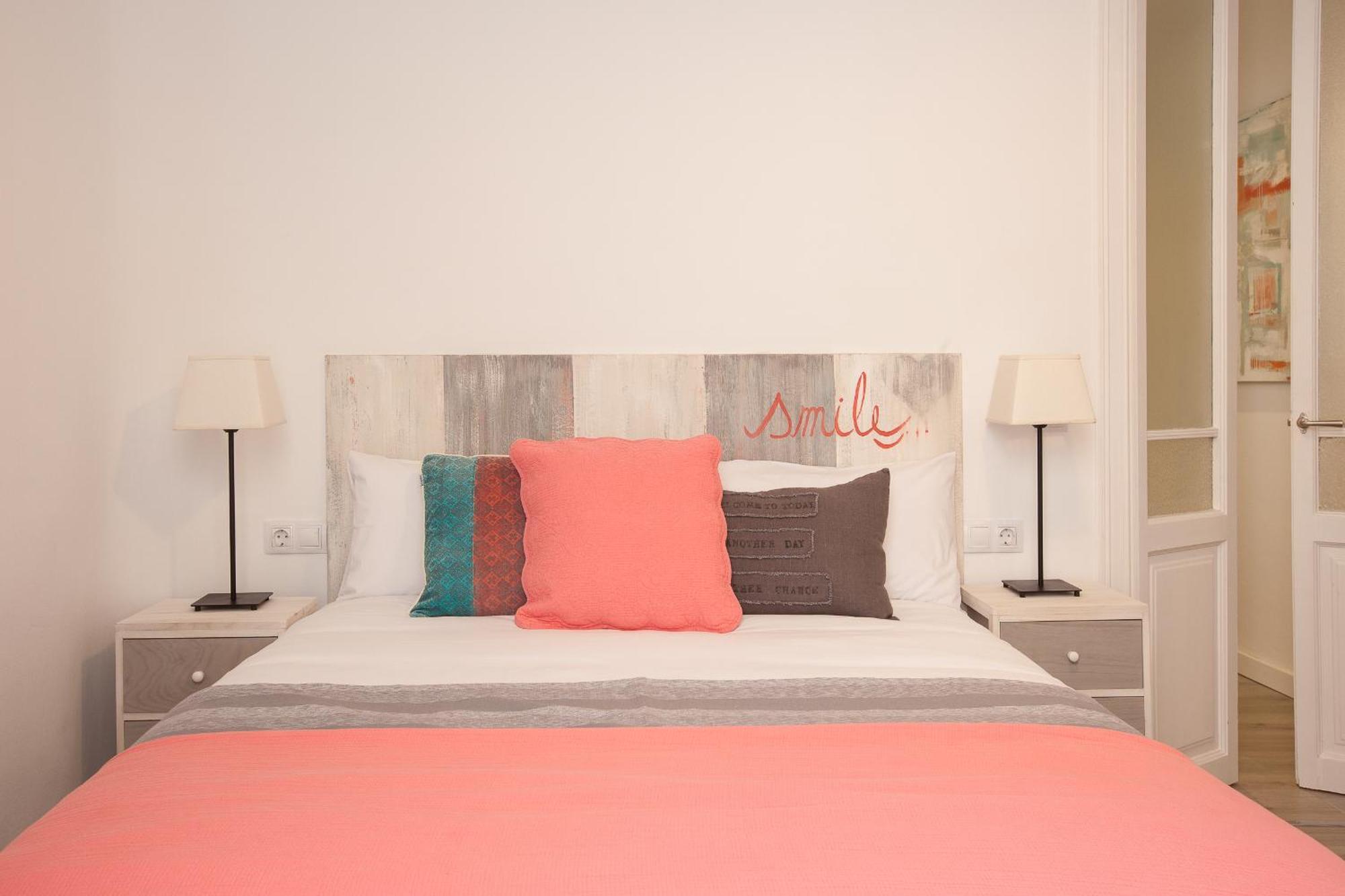Click&Flat Seneca Suites Barcelona Ngoại thất bức ảnh