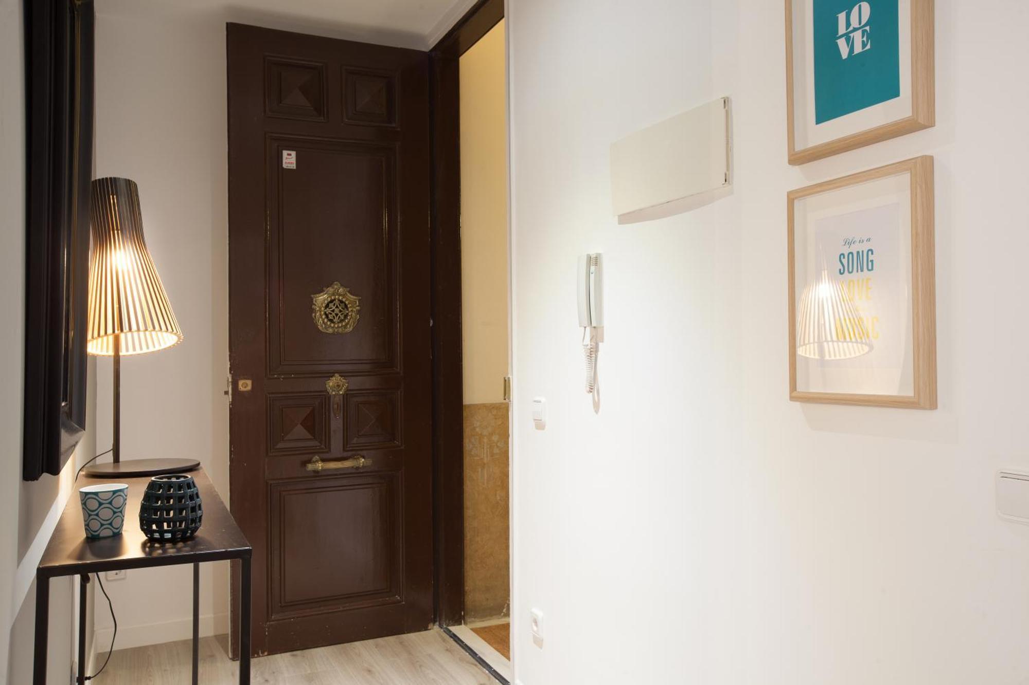Click&Flat Seneca Suites Barcelona Ngoại thất bức ảnh