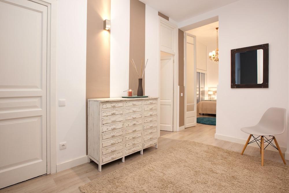 Click&Flat Seneca Suites Barcelona Ngoại thất bức ảnh